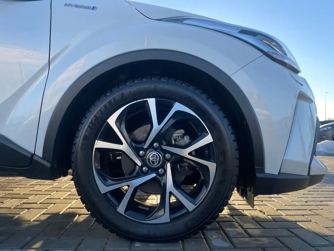 TOYOTA C-HR