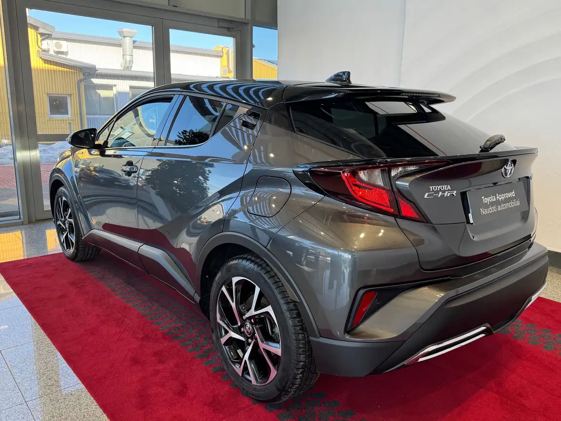 TOYOTA C-HR