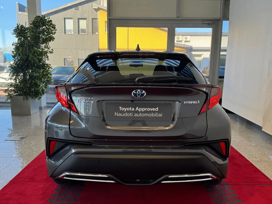 TOYOTA C-HR