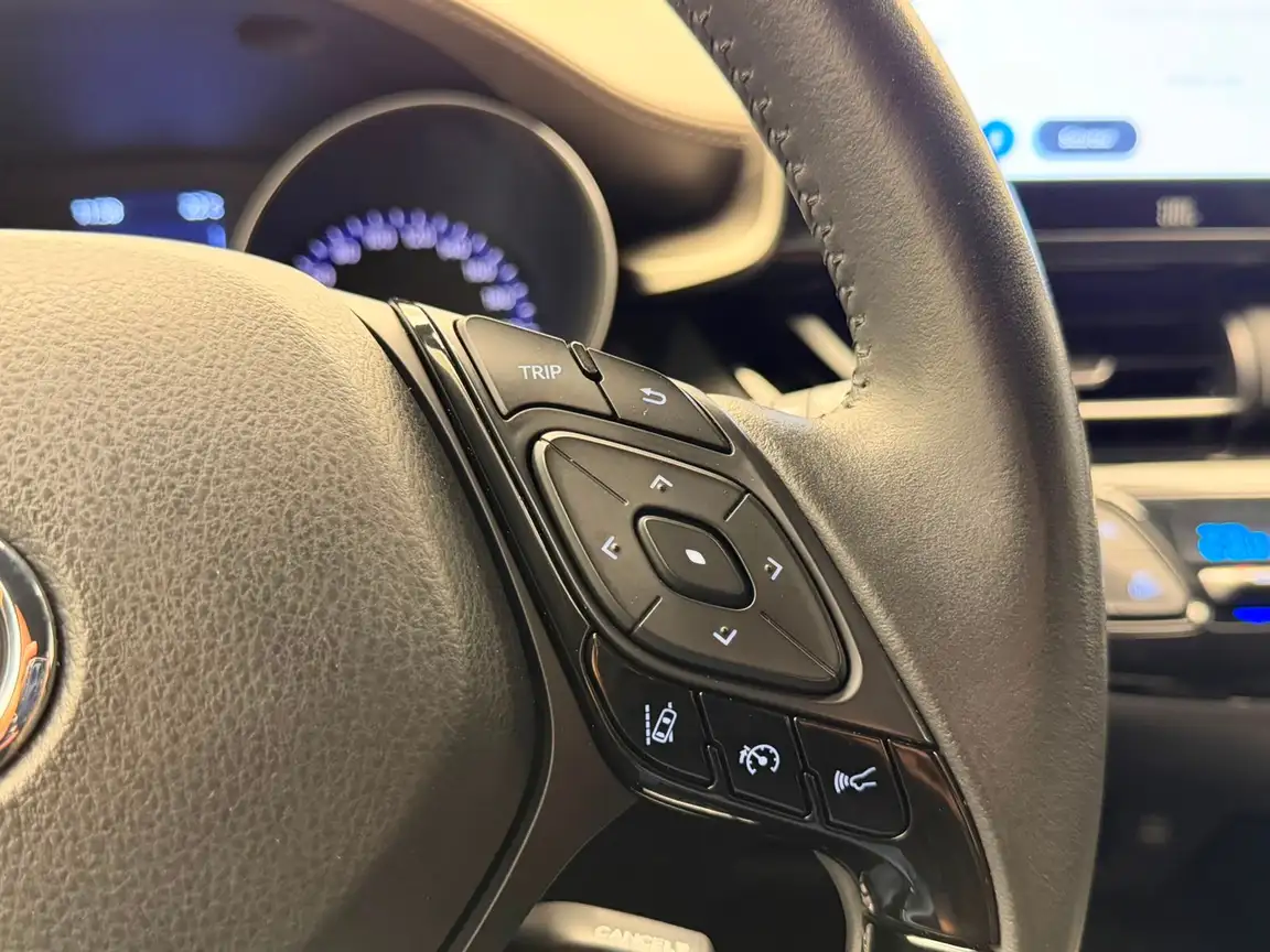 TOYOTA C-HR