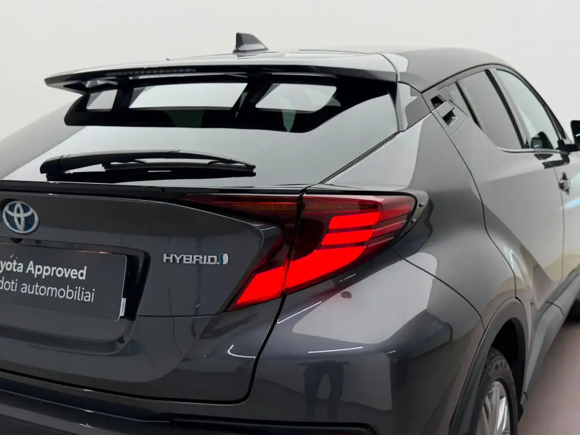 TOYOTA C-HR