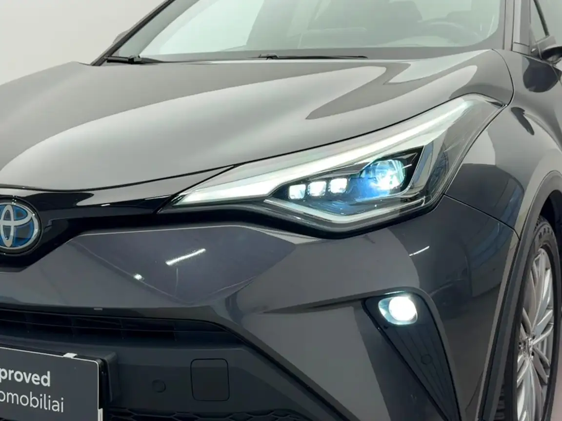 TOYOTA C-HR