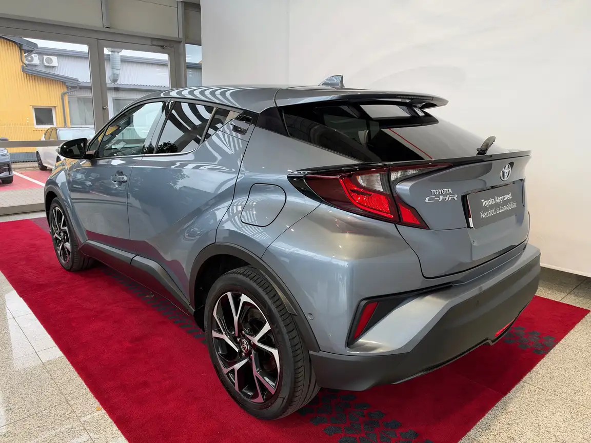 TOYOTA C-HR