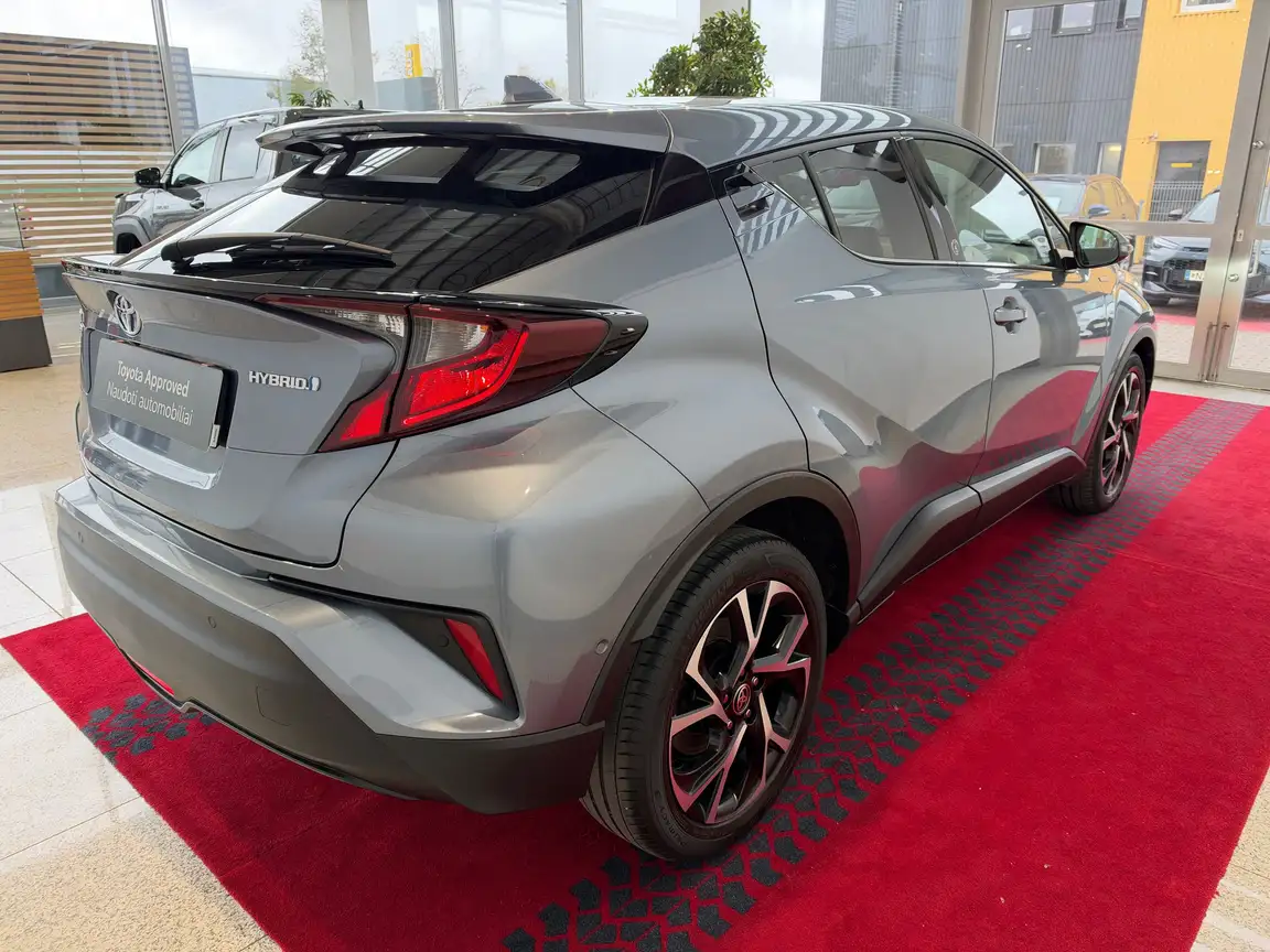 TOYOTA C-HR