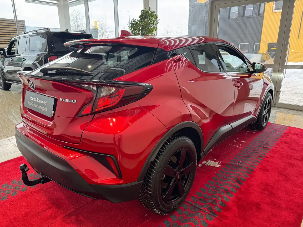 TOYOTA C-HR