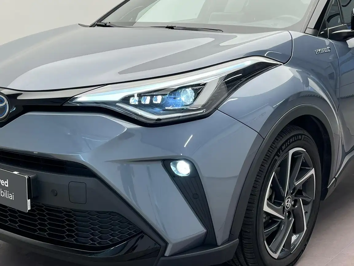 TOYOTA C-HR