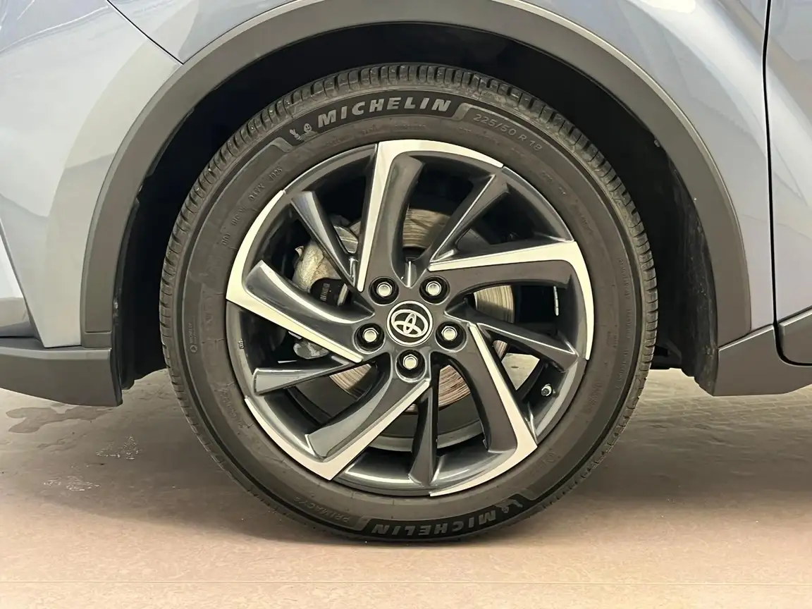 TOYOTA C-HR