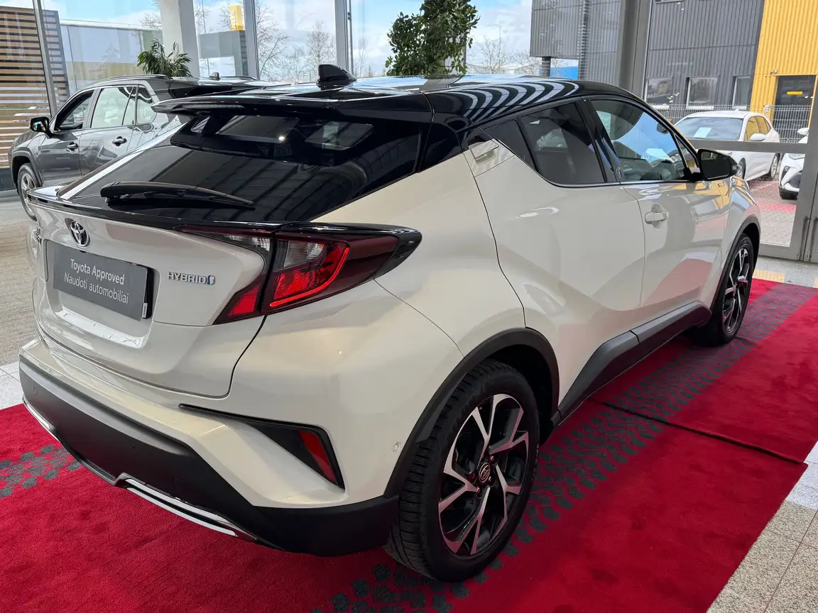 TOYOTA C-HR