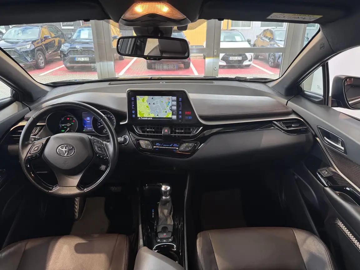 TOYOTA C-HR