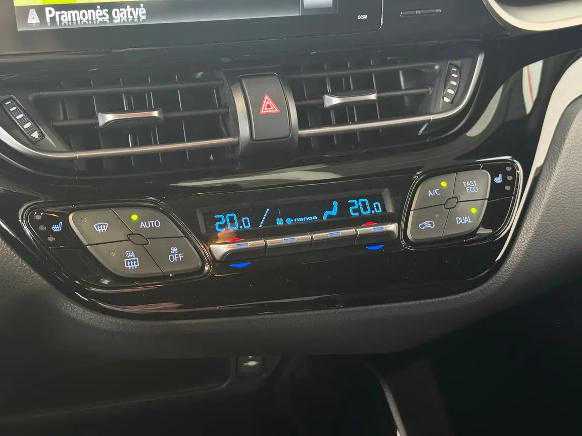 TOYOTA C-HR