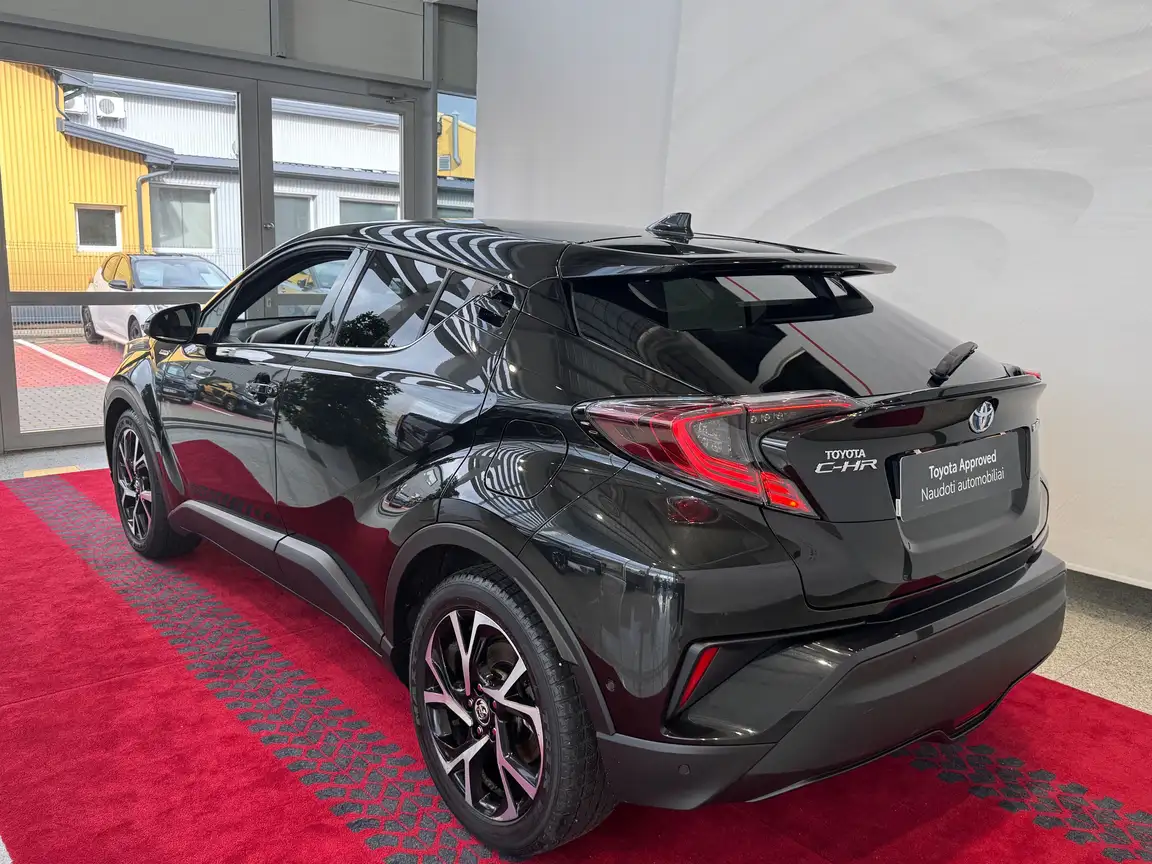 TOYOTA C-HR