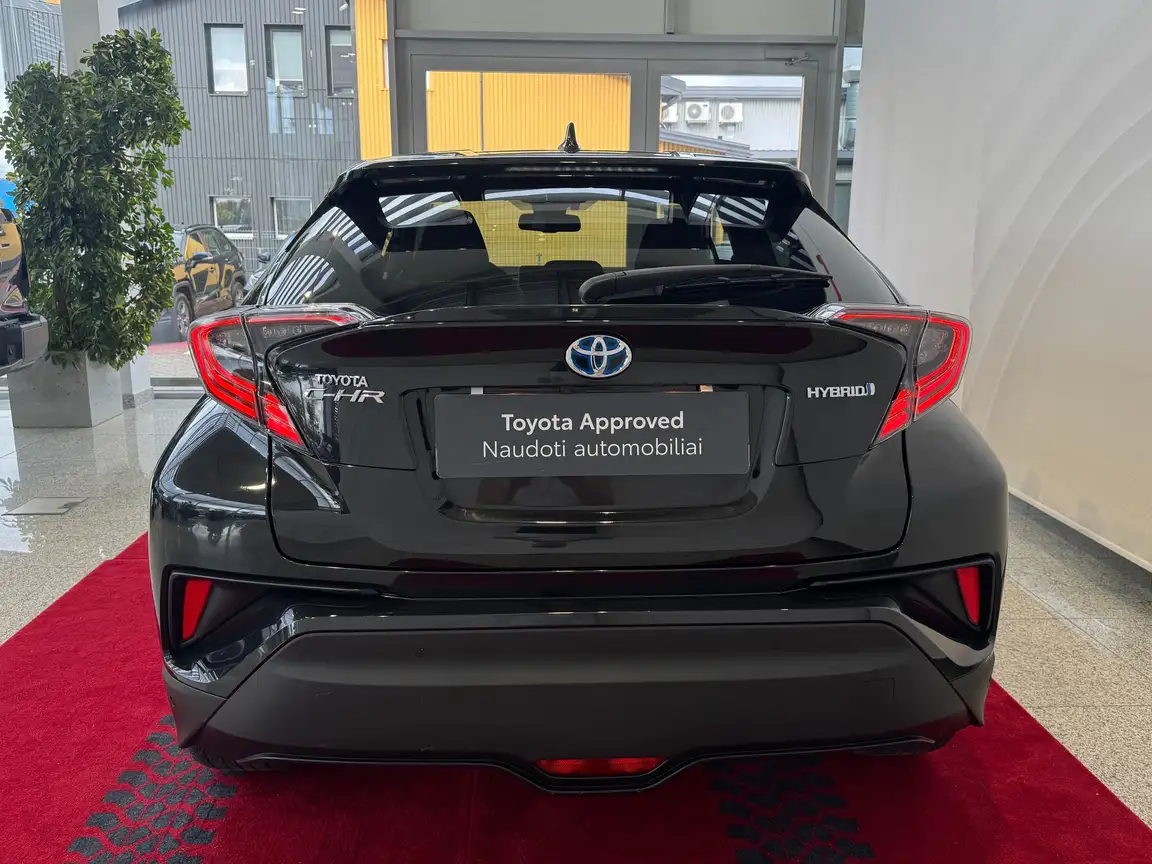 TOYOTA C-HR