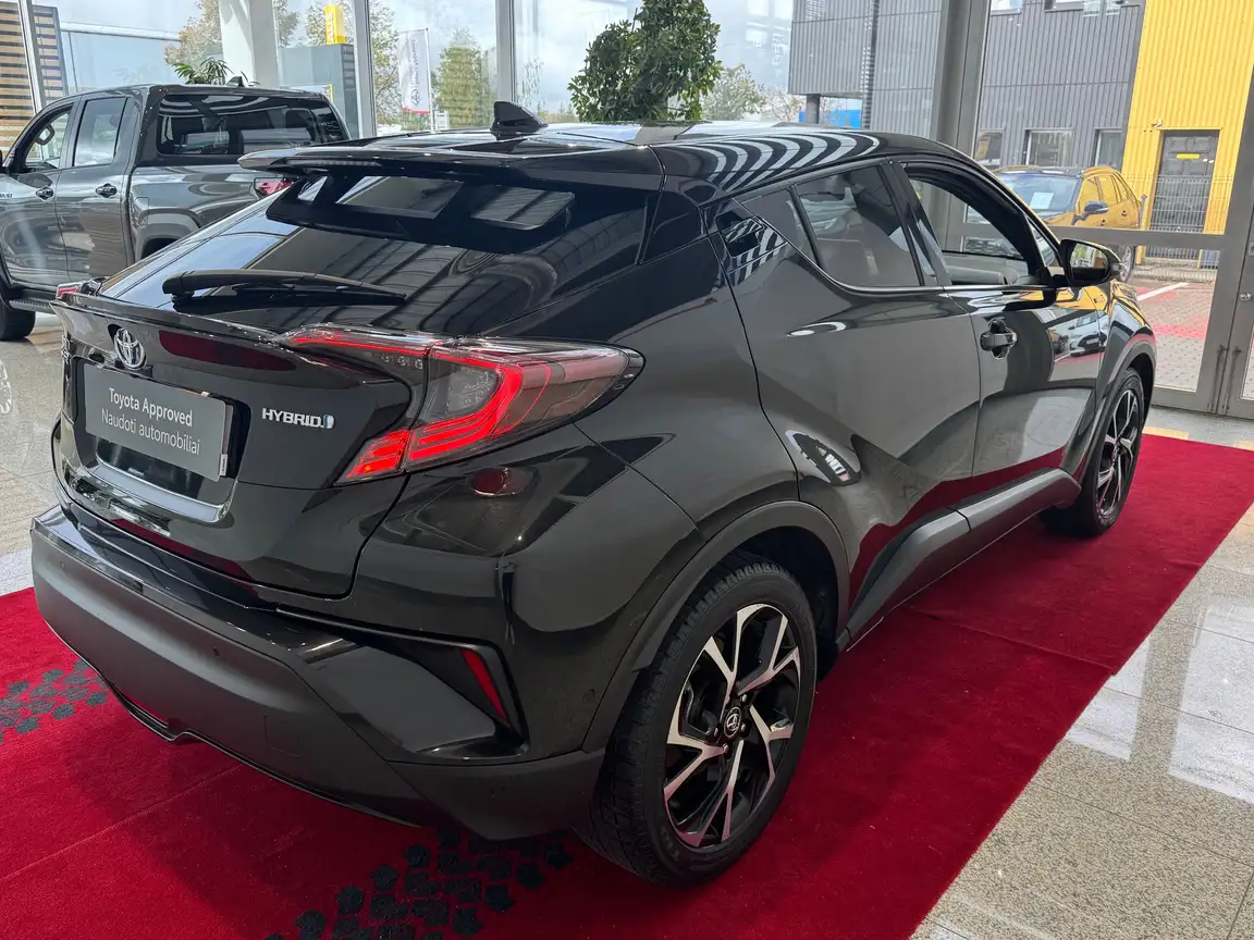 TOYOTA C-HR