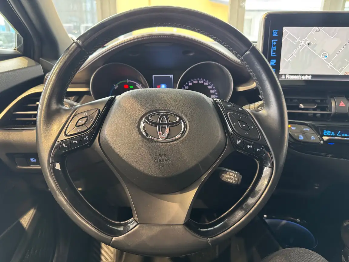 TOYOTA C-HR