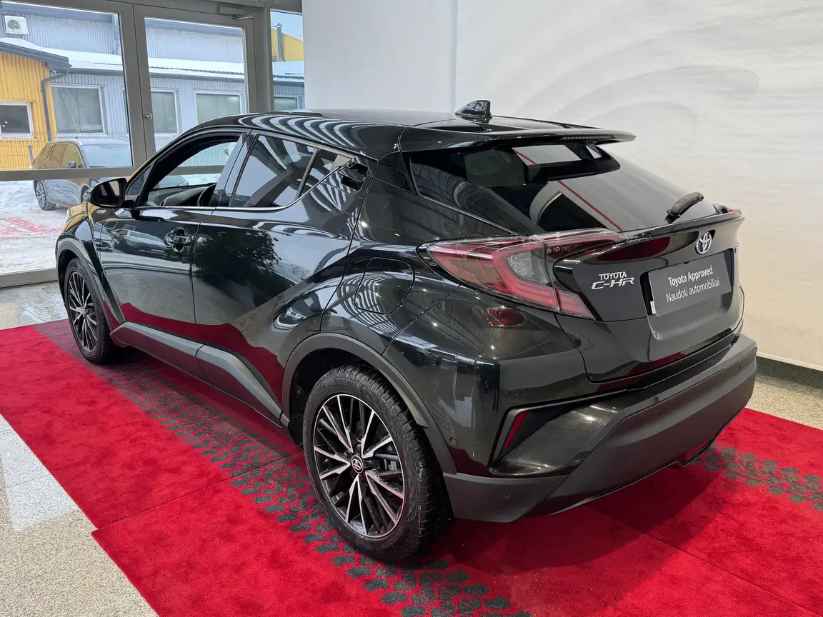 TOYOTA C-HR