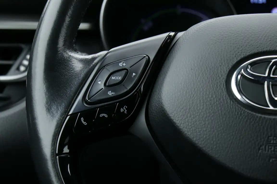 TOYOTA C-HR