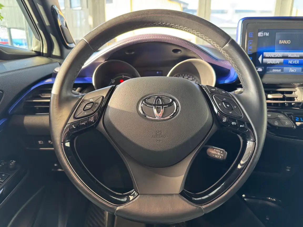TOYOTA C-HR