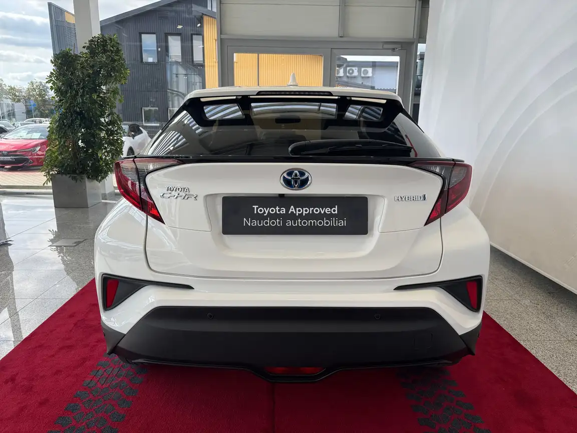 TOYOTA C-HR