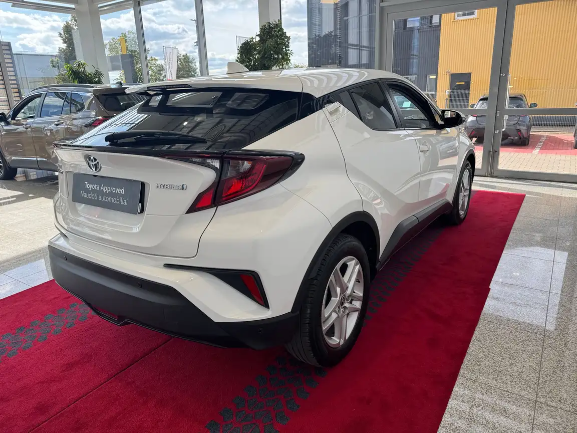 TOYOTA C-HR