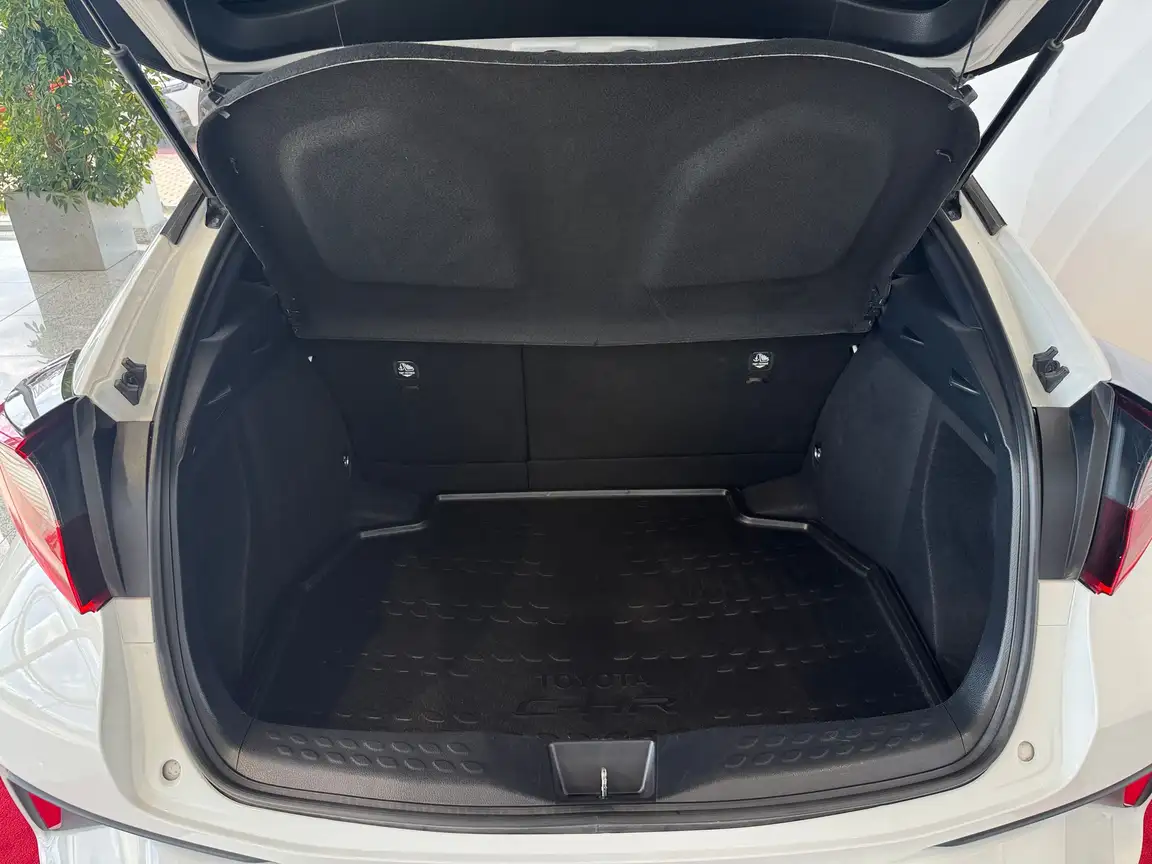 TOYOTA C-HR