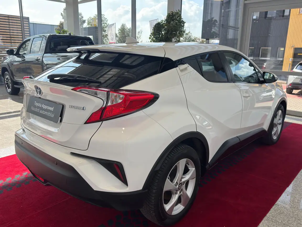 TOYOTA C-HR