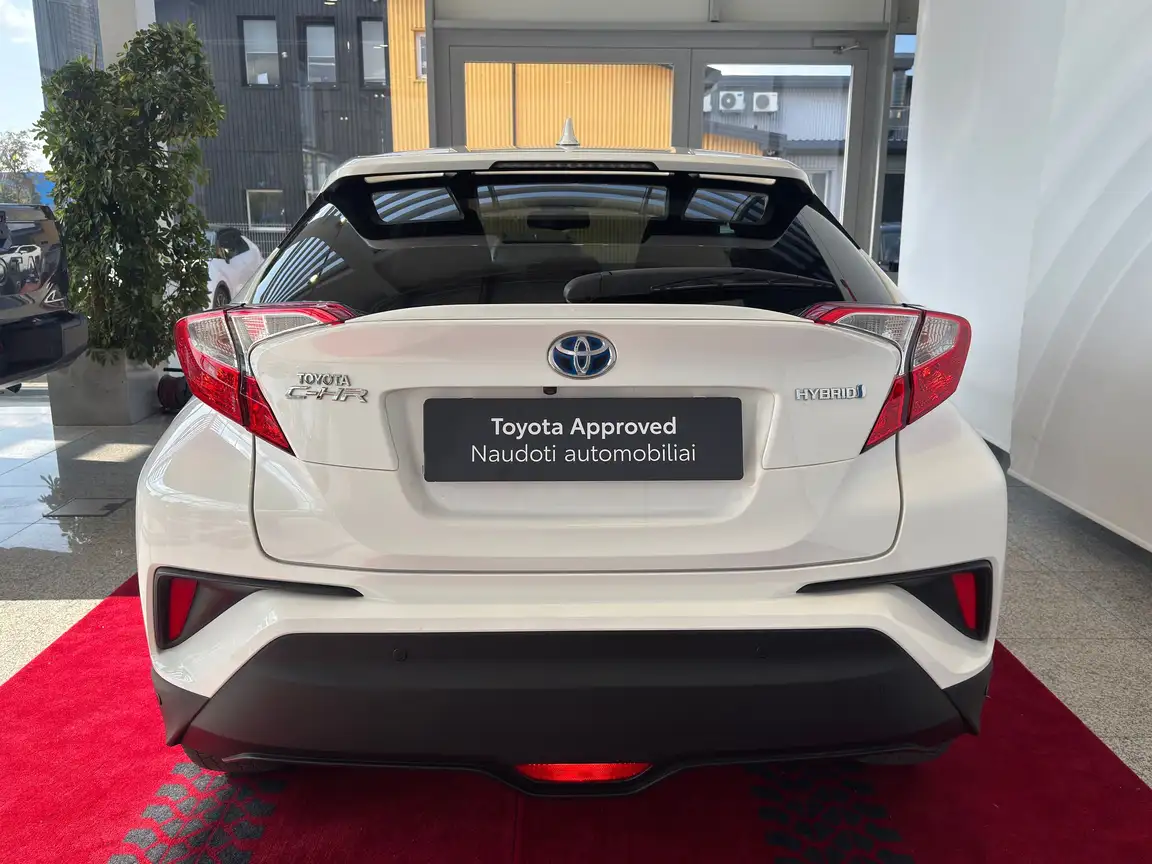 TOYOTA C-HR
