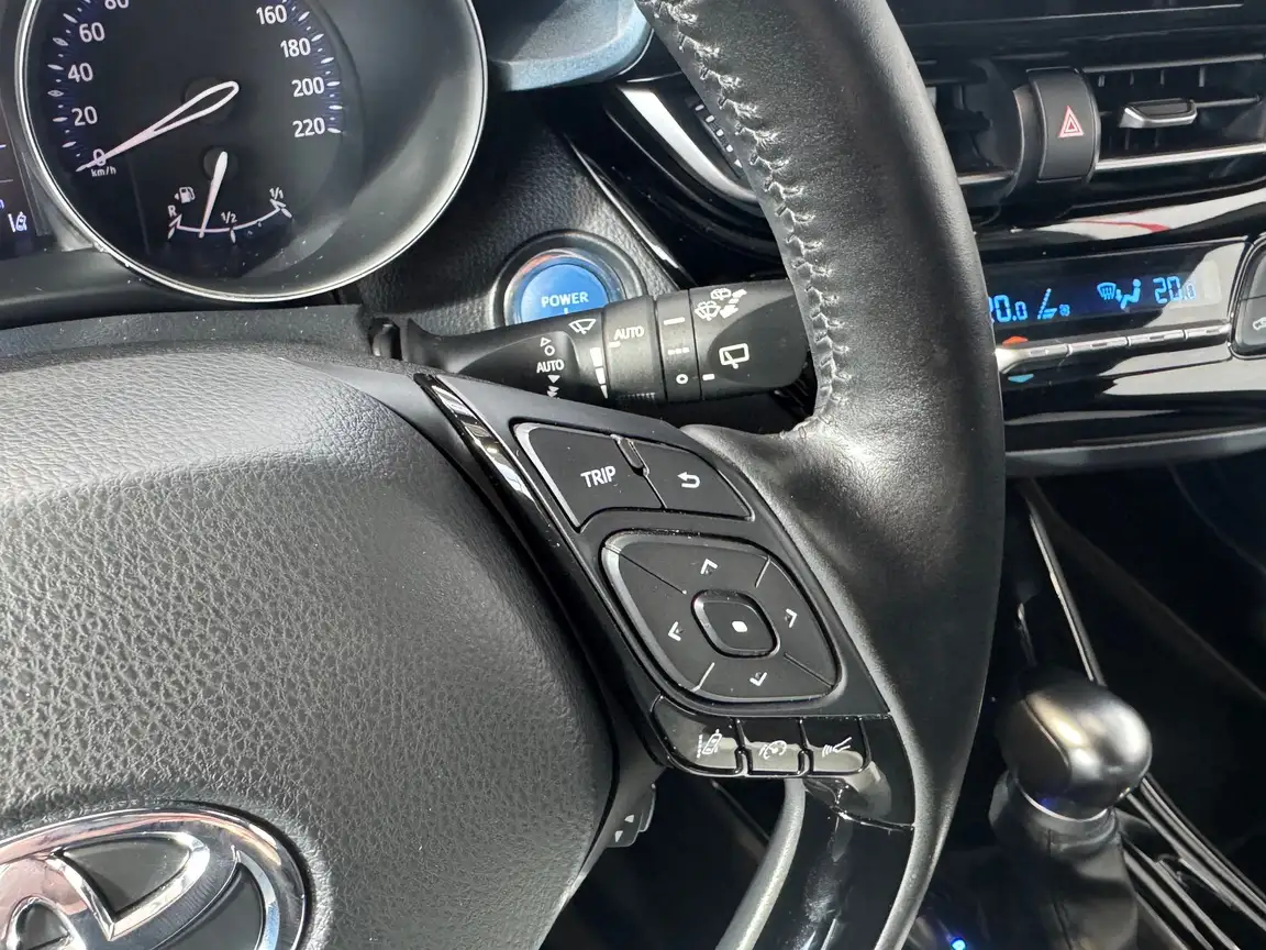 TOYOTA C-HR