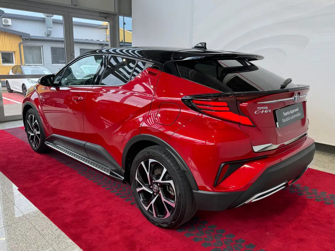 TOYOTA C-HR