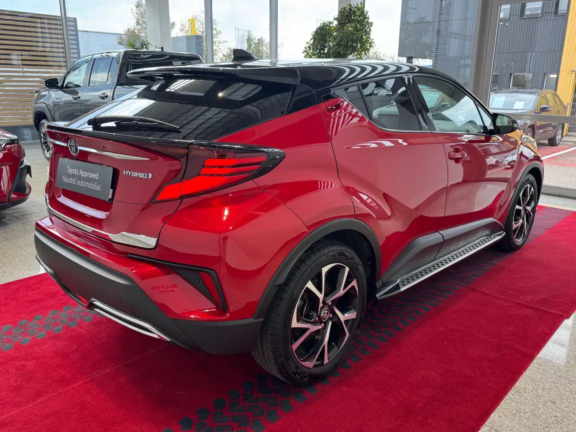 TOYOTA C-HR