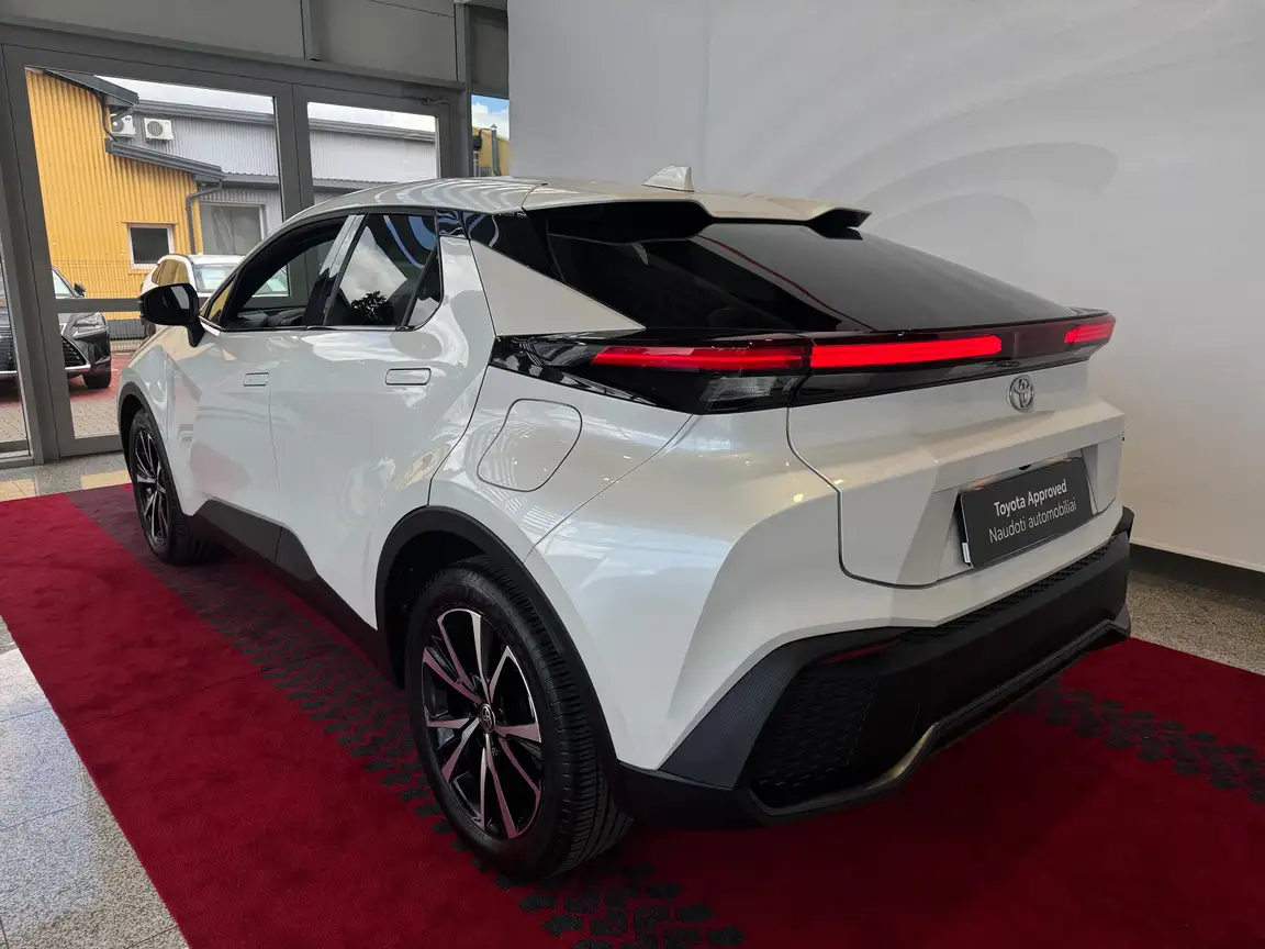 TOYOTA C-HR