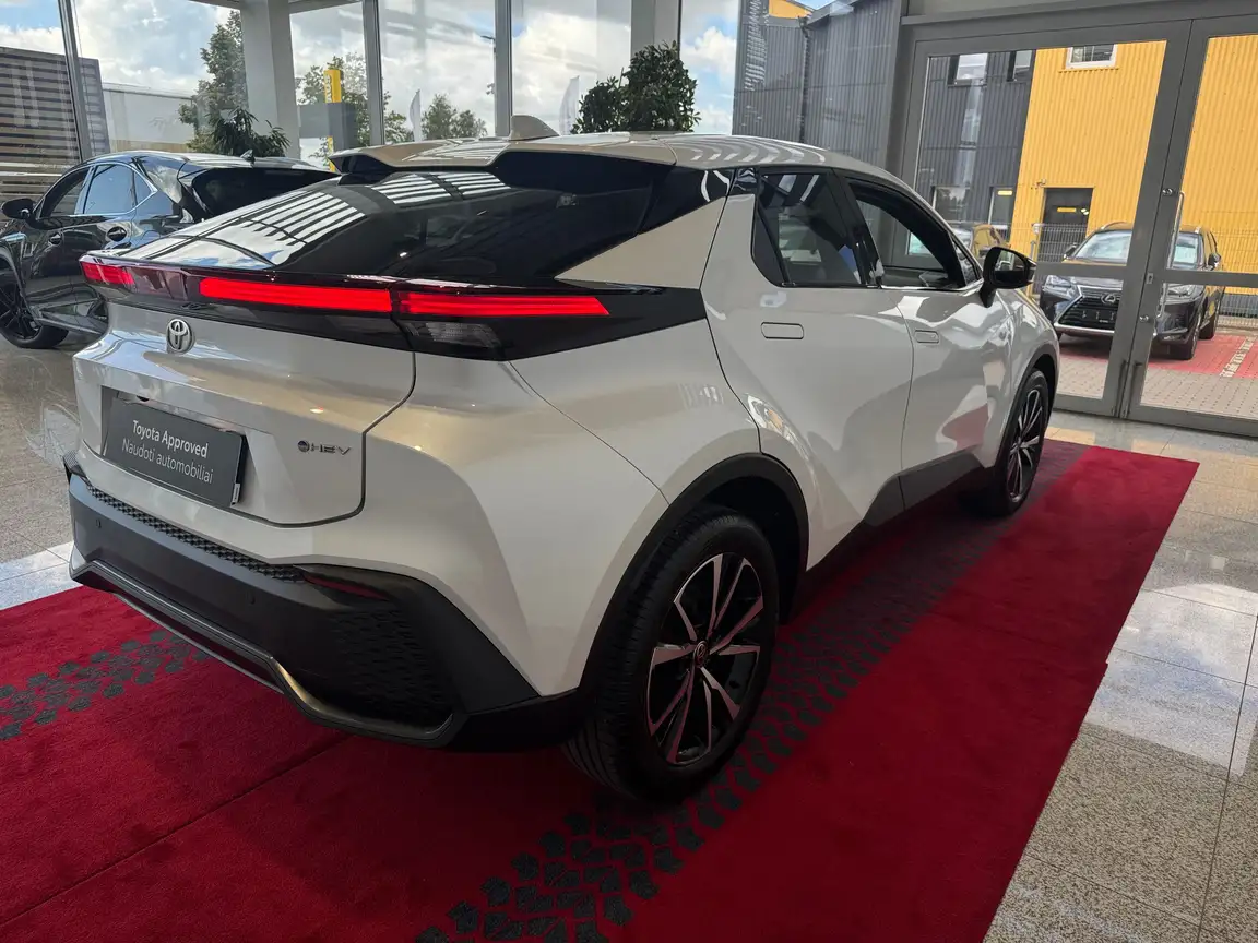 TOYOTA C-HR