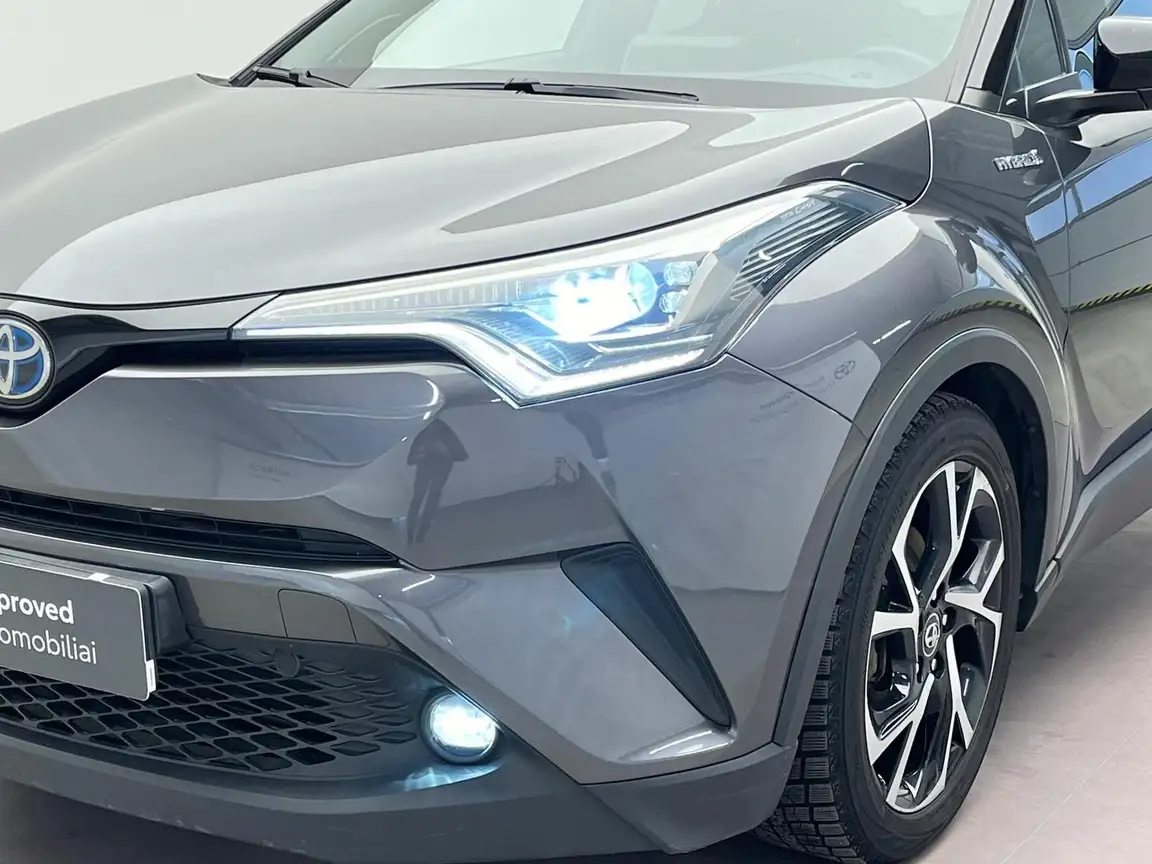 TOYOTA C-HR