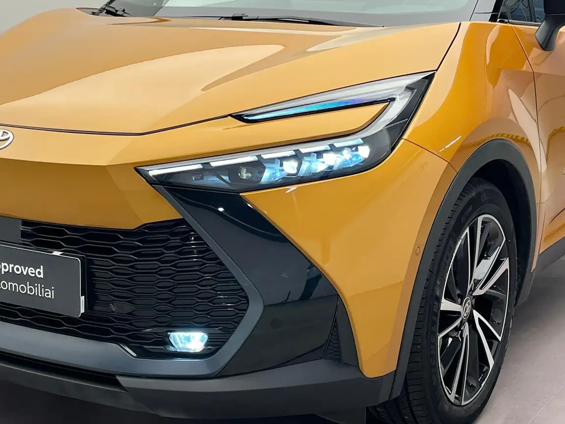 TOYOTA C-HR