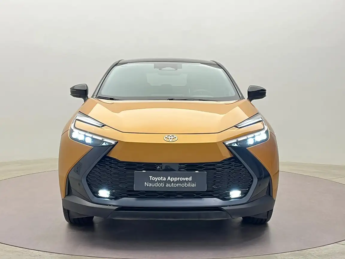 TOYOTA C-HR