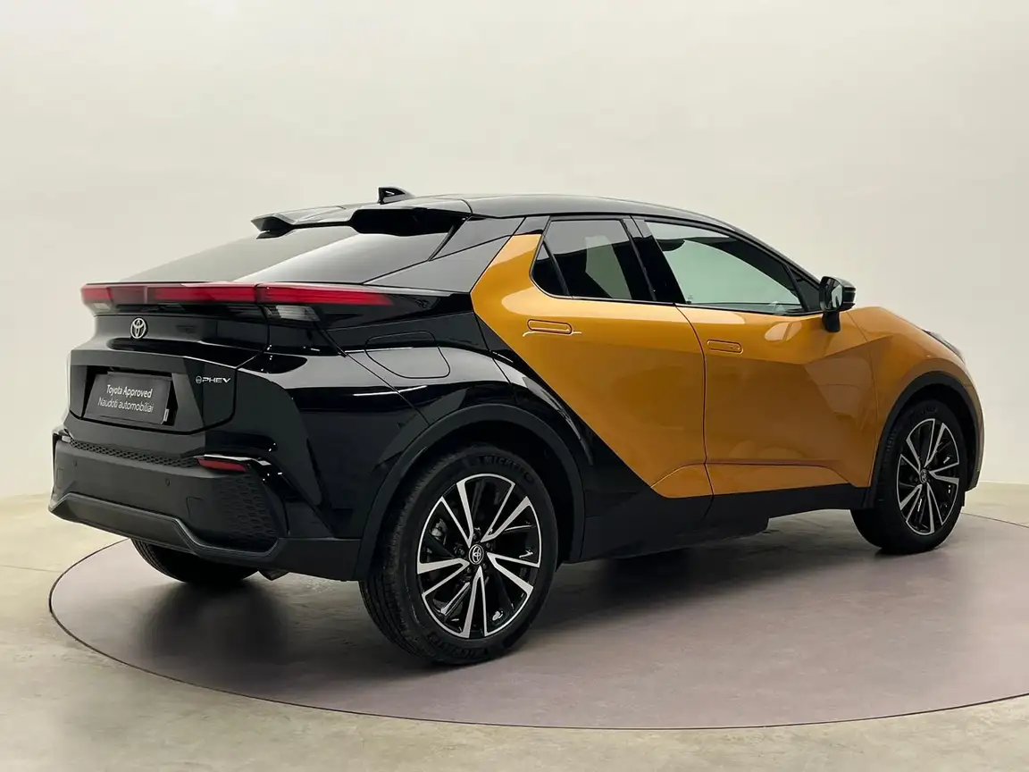 TOYOTA C-HR