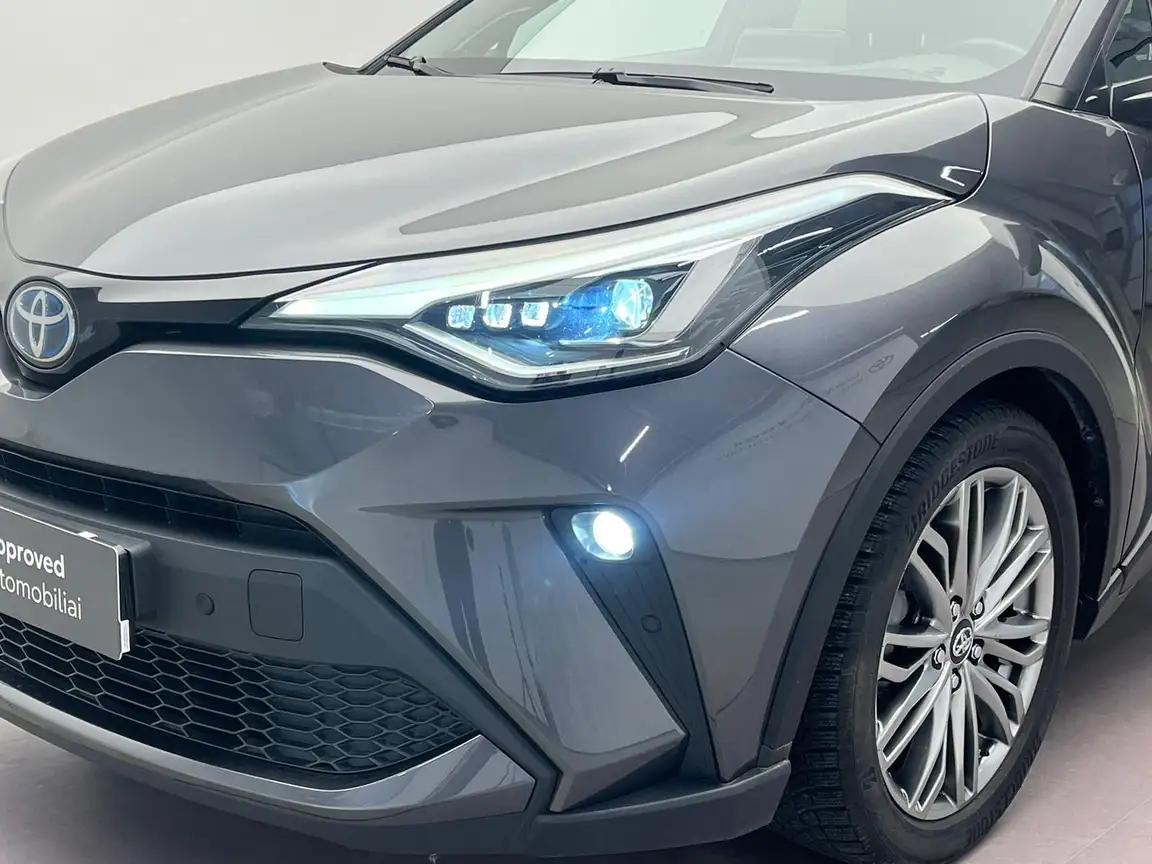 TOYOTA C-HR