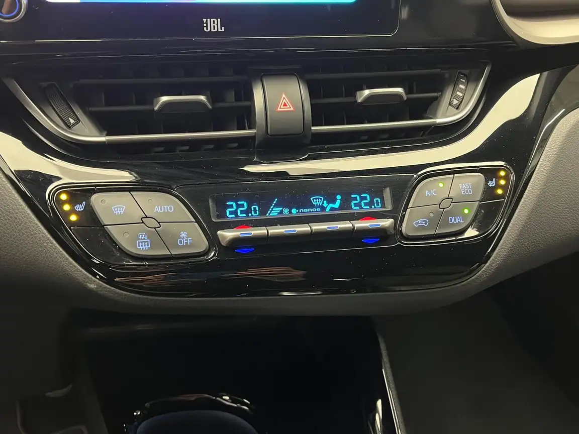 TOYOTA C-HR