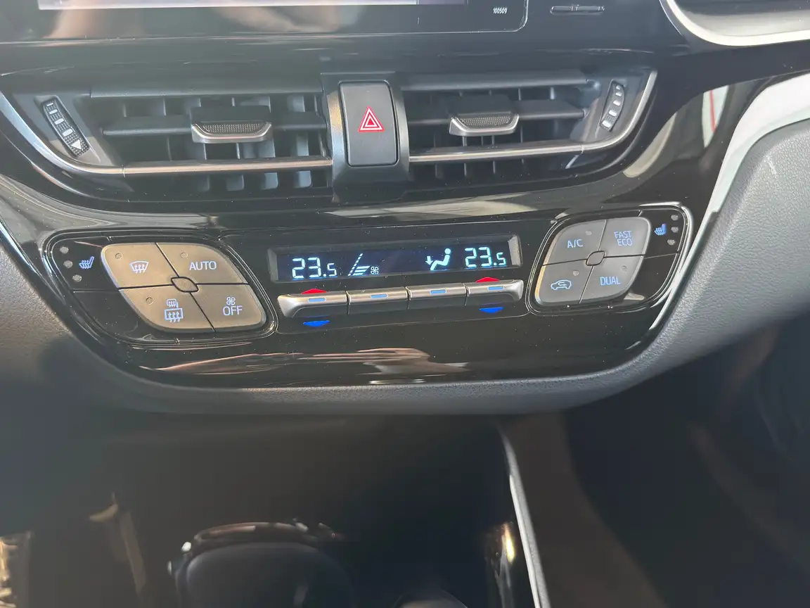 TOYOTA C-HR