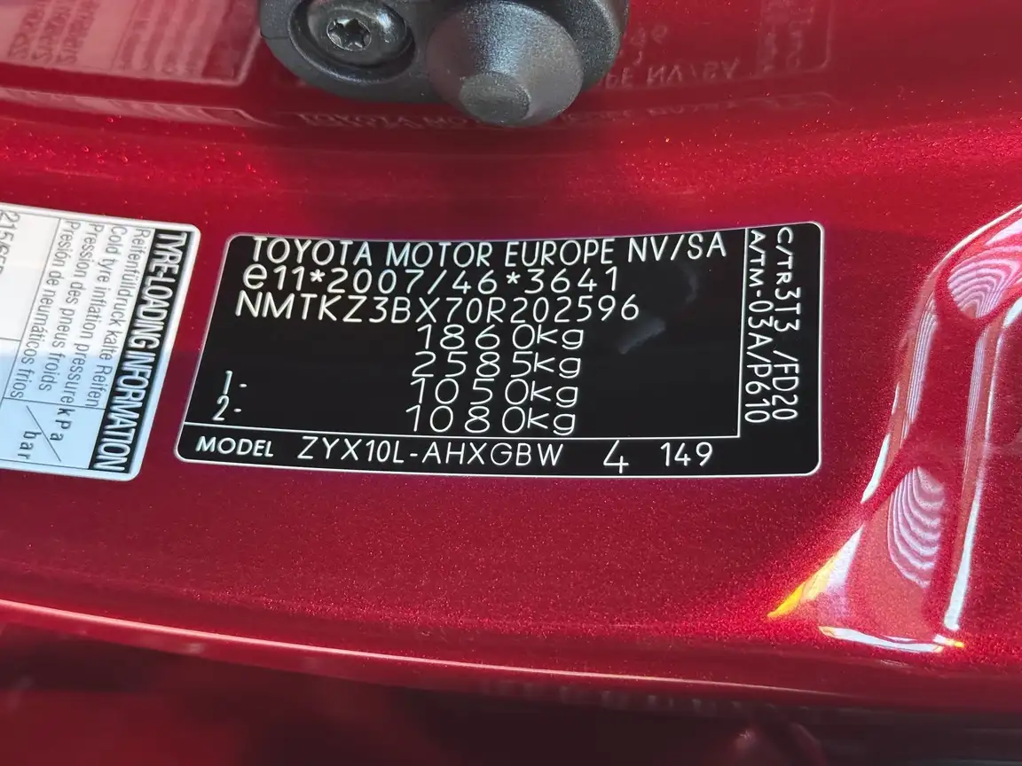 TOYOTA C-HR