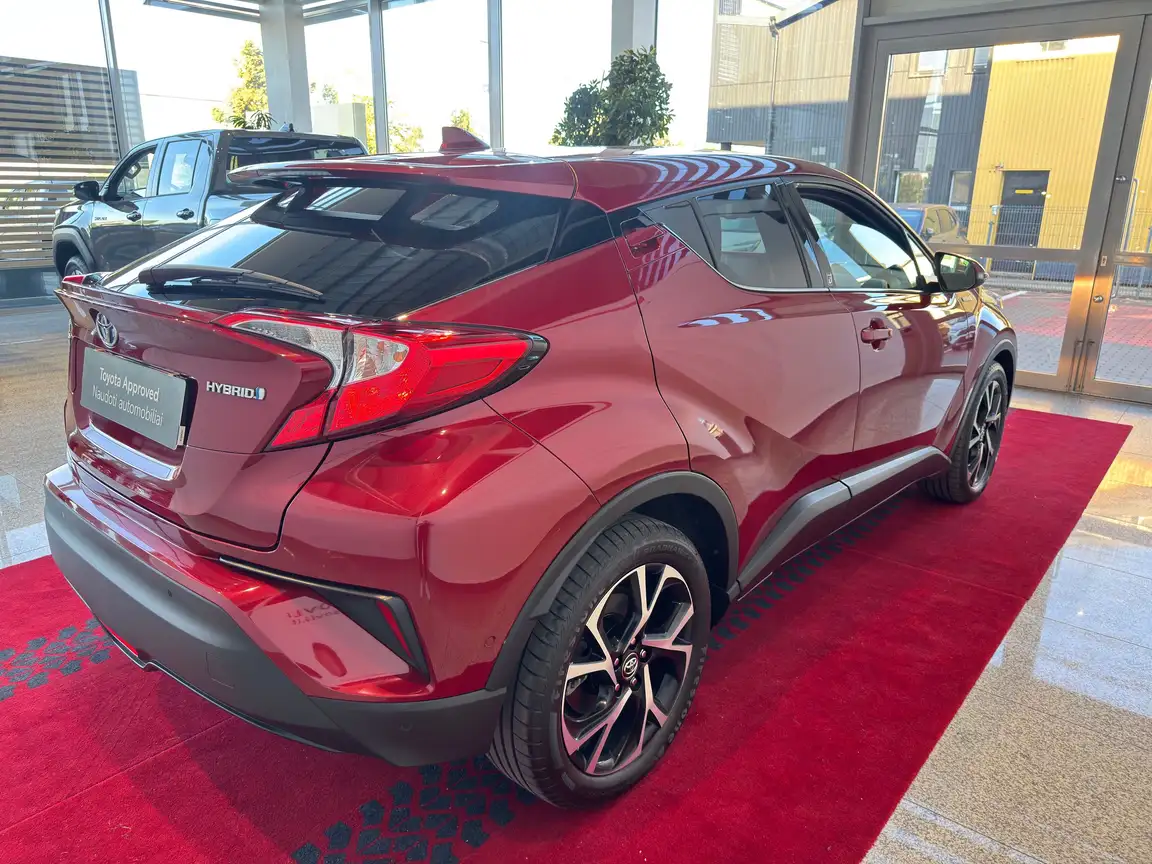 TOYOTA C-HR