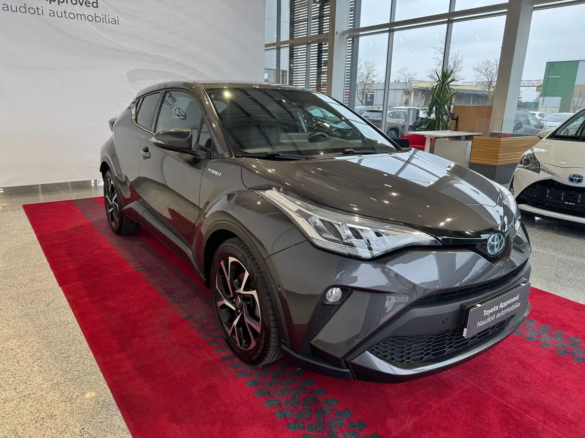 TOYOTA C-HR