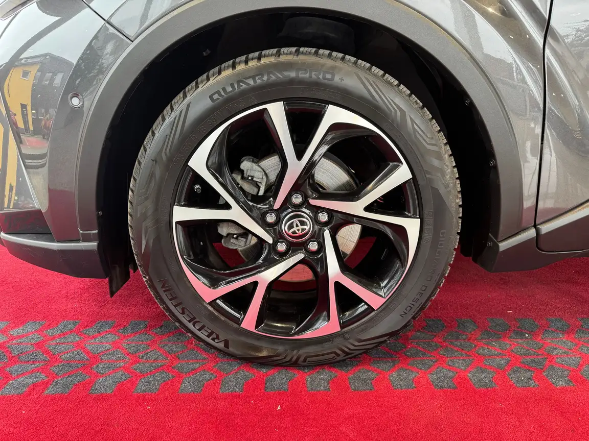 TOYOTA C-HR