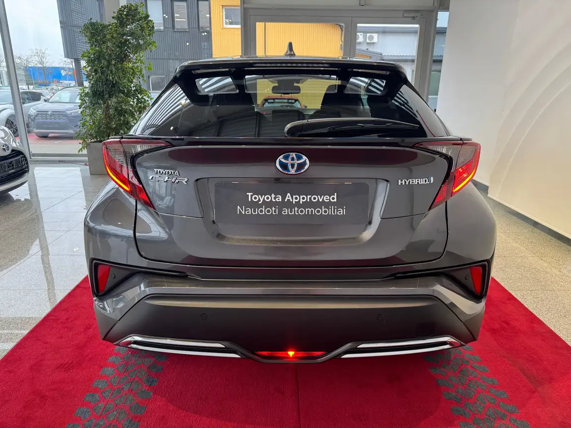 TOYOTA C-HR