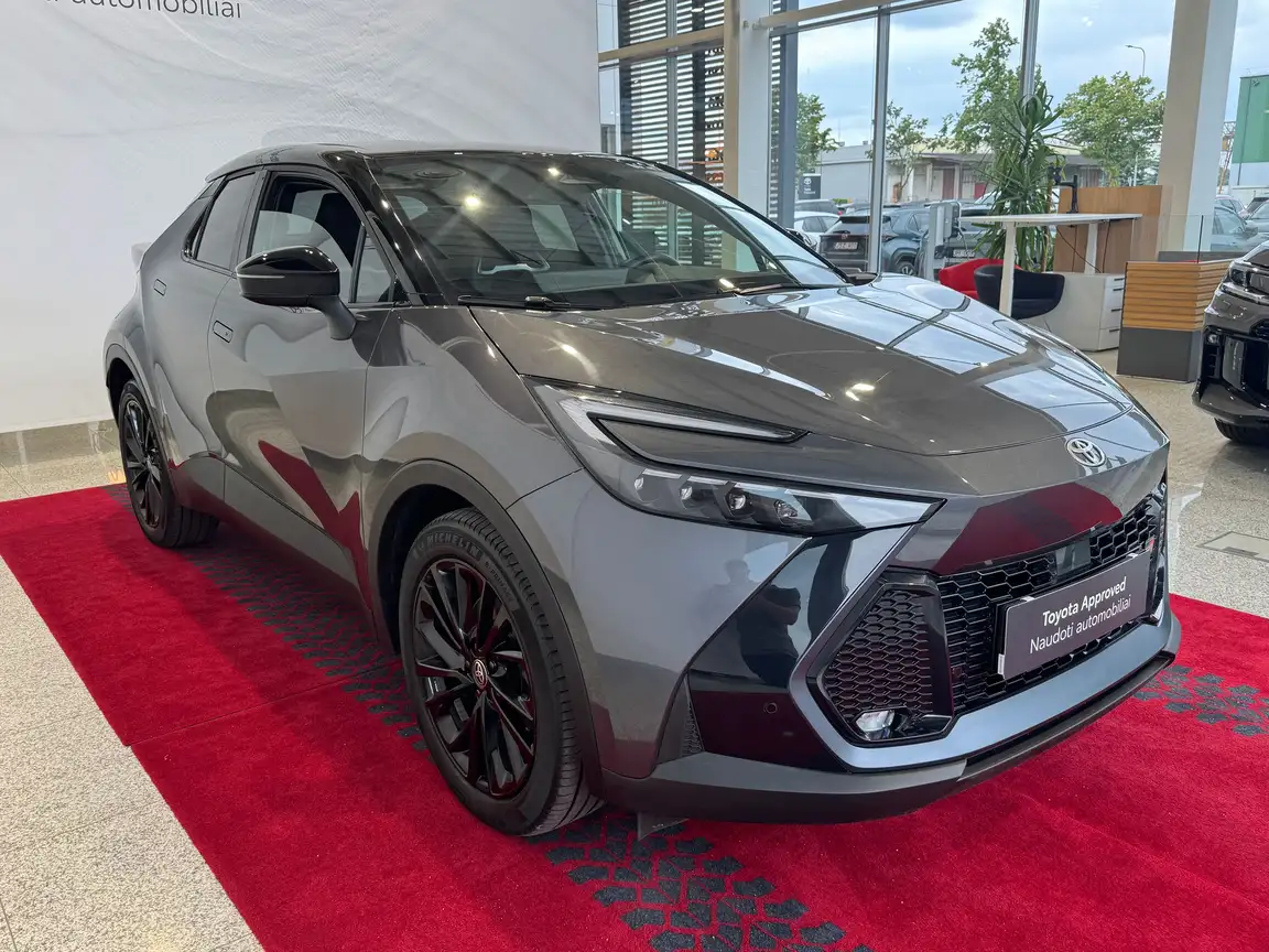TOYOTA C-HR