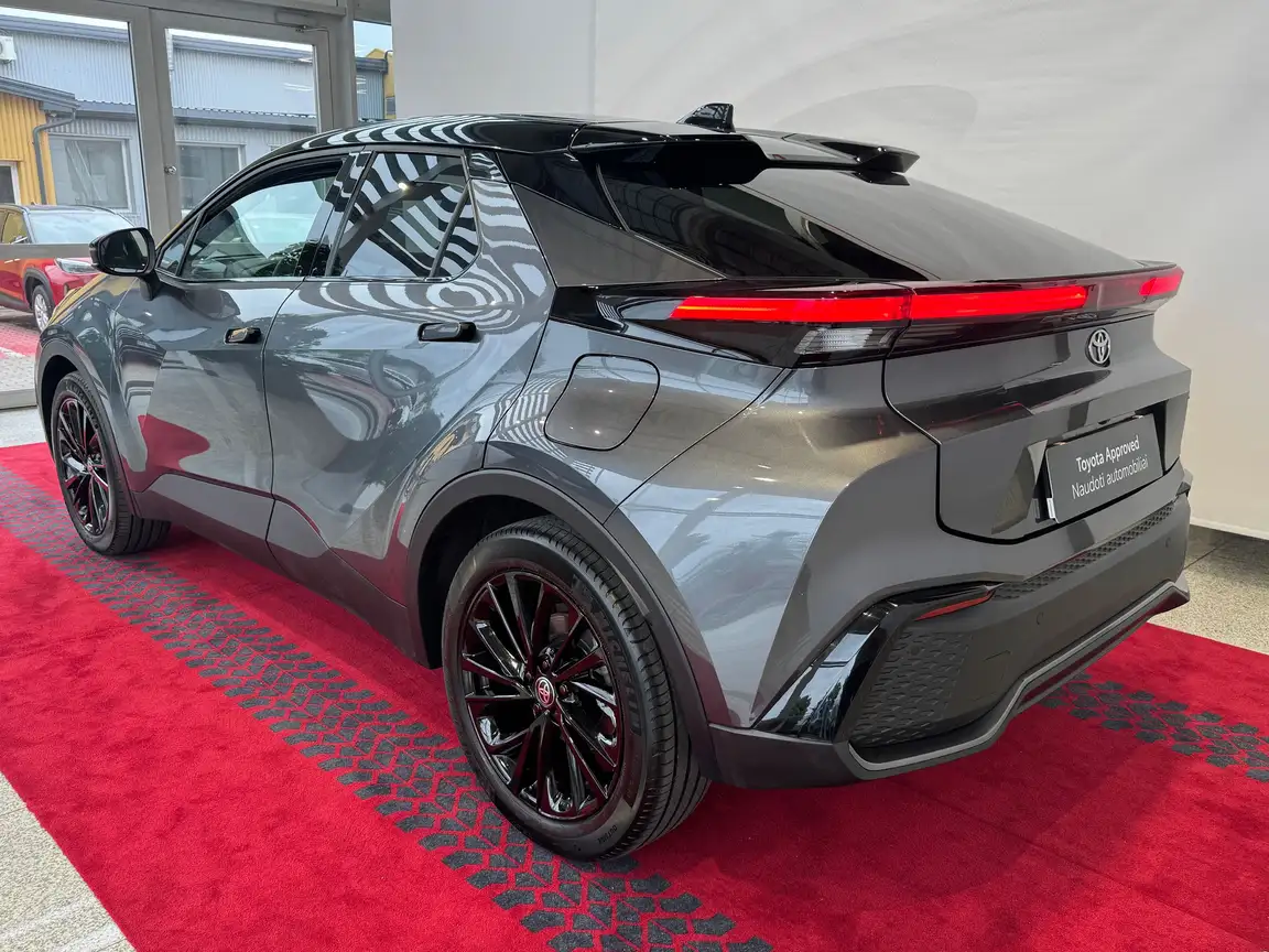 TOYOTA C-HR