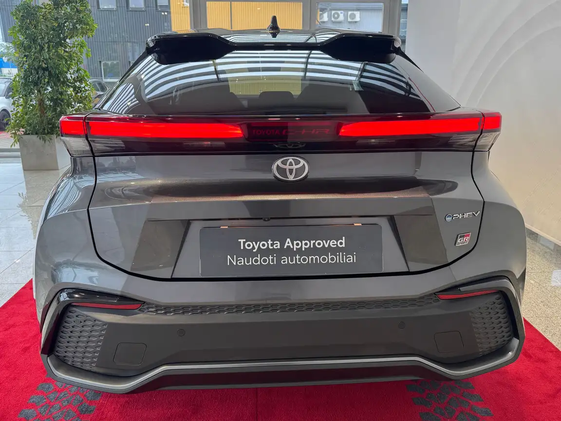 TOYOTA C-HR