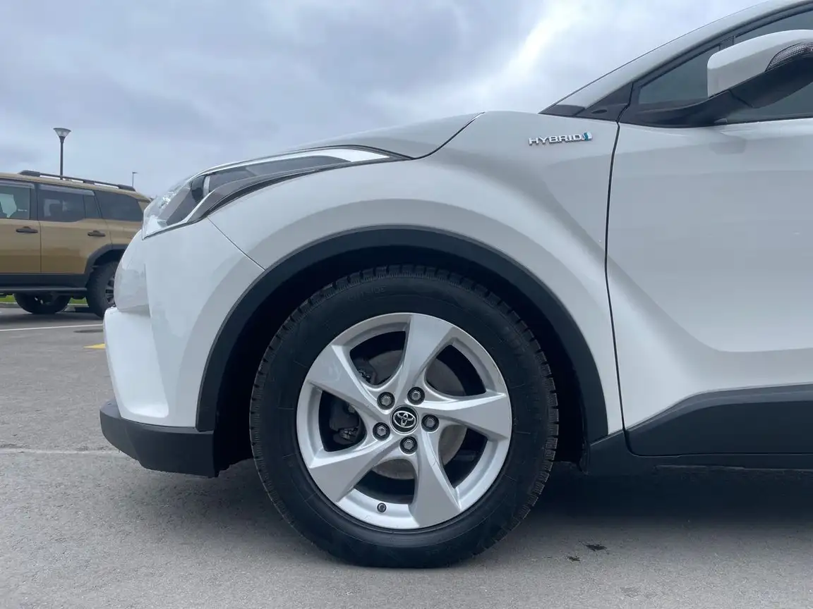 TOYOTA C-HR