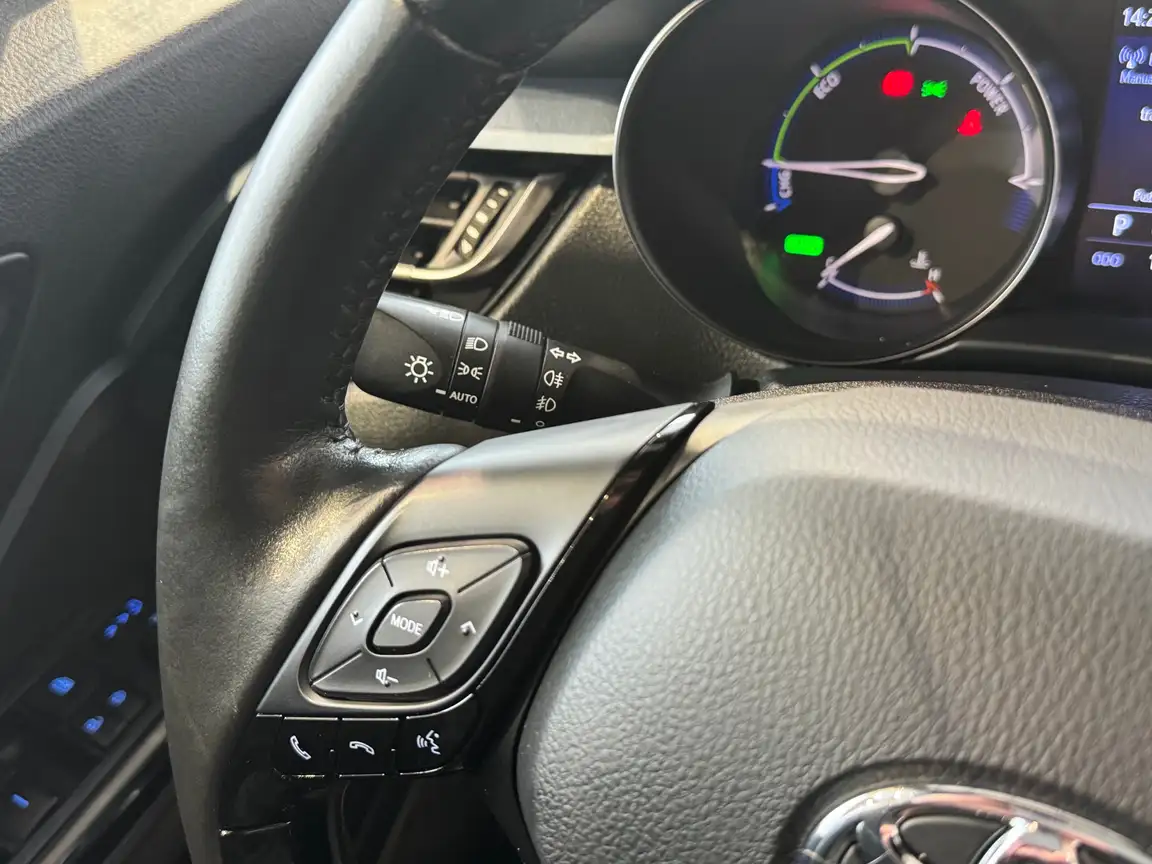 TOYOTA C-HR