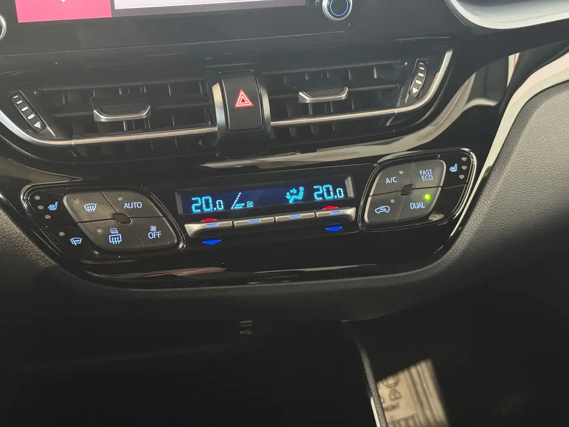 TOYOTA C-HR