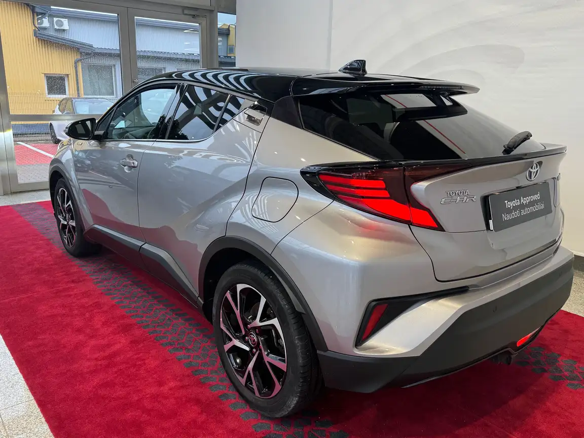 TOYOTA C-HR